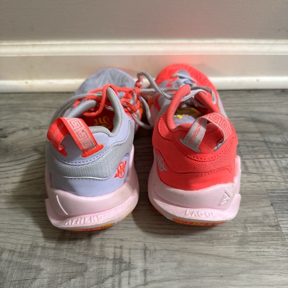 Nike Giannis Immortality 2 Hot Pink Basketball Shoes. Men’s Size 7Y - Picture 2 of 5